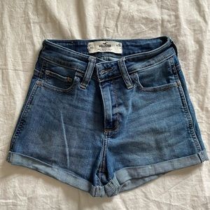 Hollister curvy mid-rise soft stretch shorts